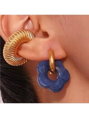 Very beautiful Gold and Blue Flower Earrings